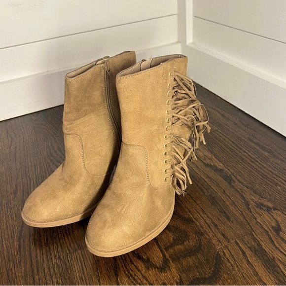 Y Not ? Fringe Ankle Booties - Picture 4 of 7